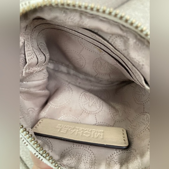 Michel Kors Logo Wristlet - Picture 3 of 5